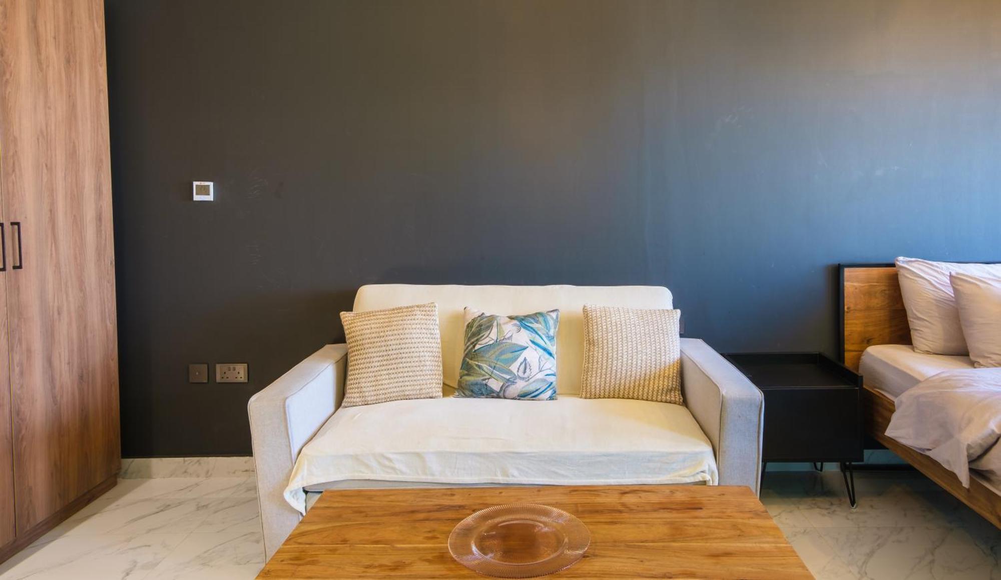 Industrial Chic Retreat Appartement Al Qurayyah Buitenkant foto